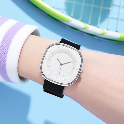 Orologio al quarzo casual quadrato alla moda e semplice con cinturino in silicone senza scala per il pendolarismo quotidiano, orologio da studentessa per donne