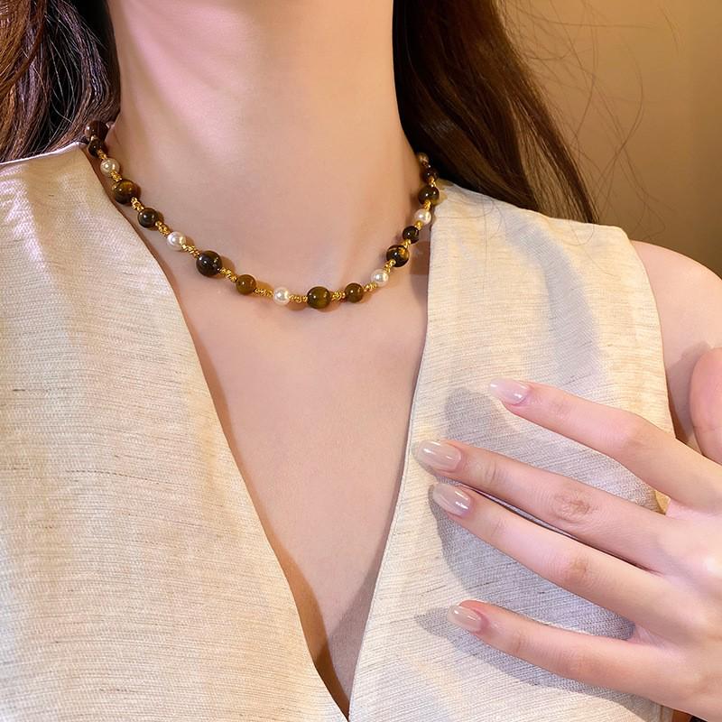 Elegant French Tiger's Eye Pearl Necklace for Women - High-End Fashion Commuting Jewelry Accessory