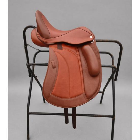 Leather Dressage Double Flap Saddle with Changeable Gullets – Elegant Cantle Design