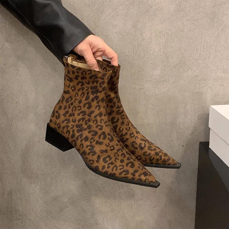 Mode 2025 Designer Leopard Damen Stiefeletten Mode Spitzschuh Kurze Stiefeletten Damen Prägnante Blockabsatz Schuhe