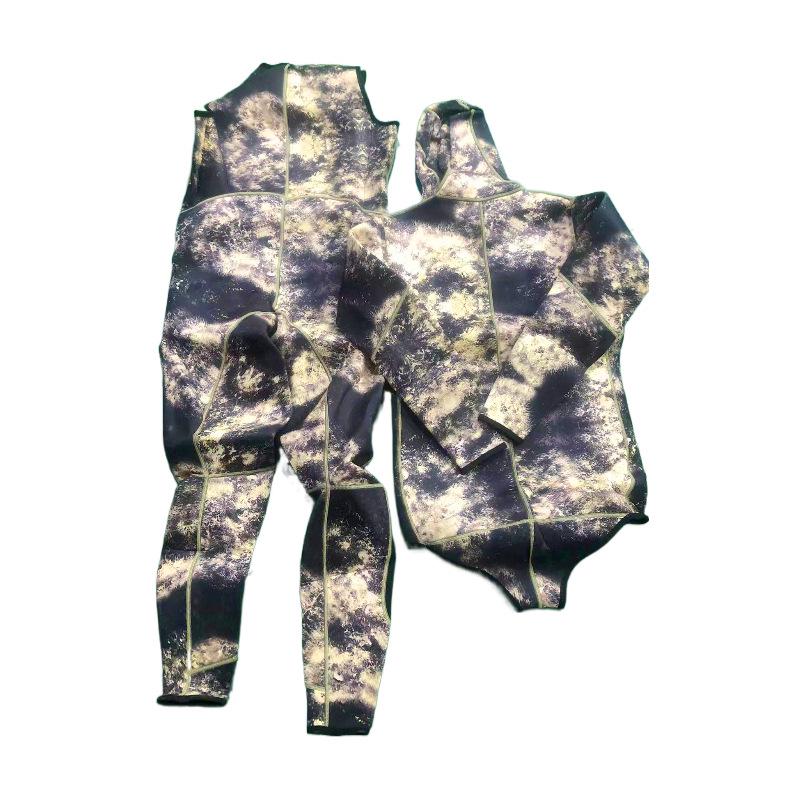 1.5/3MM Hooded Camouflage Diving Suit for Cold Protection, Warmth, and Snorkeling.