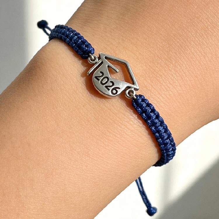 Trendy Flat Knot Friendship Bracelet With 2026 Graduate Theme Graduation Wristband For Schoolmates And Special Occasions