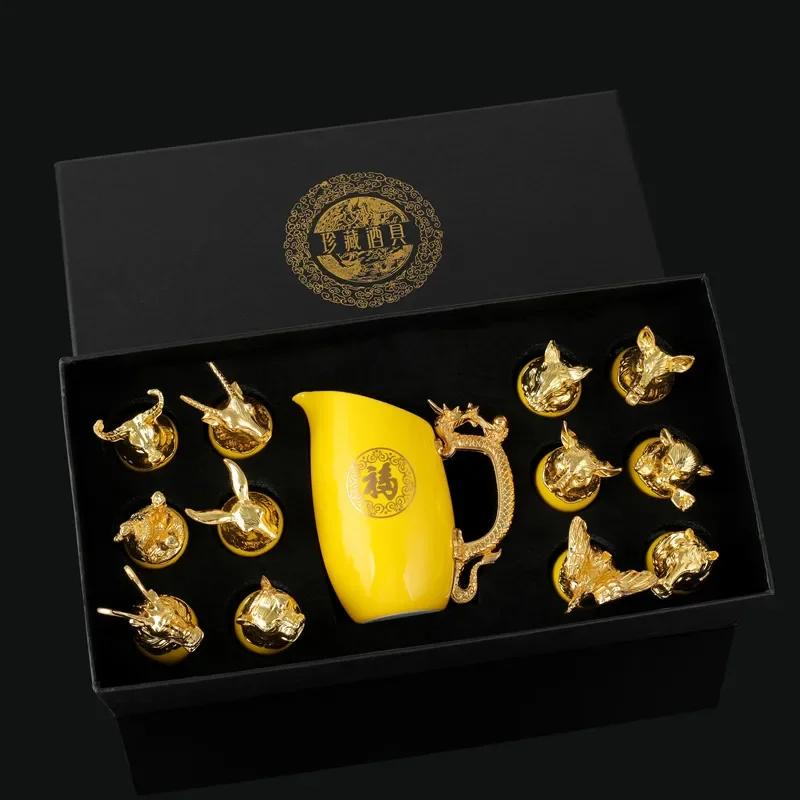 Segni Zodiacali Cinesi Set di Calici da Vino Dispenser da Vino in Ceramica Bicchiere da Shot Bicchiere per Liquori da Casa Articoli da Bar Scatola Regalo Casa e Giardino