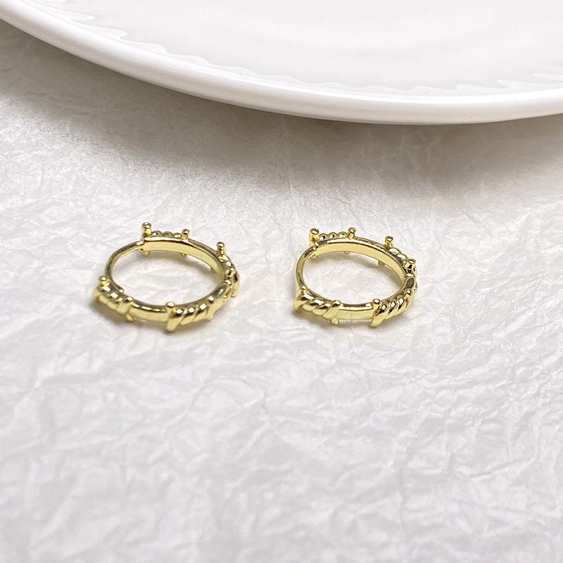 

Серьги-кольца в стиле панк-серебристого цвета с шипами для мужчин, нестандартные серьги-кольца унисекс для пирсинга, простые круглые серьги-подвески Kpop, ювелирные изделия золотой