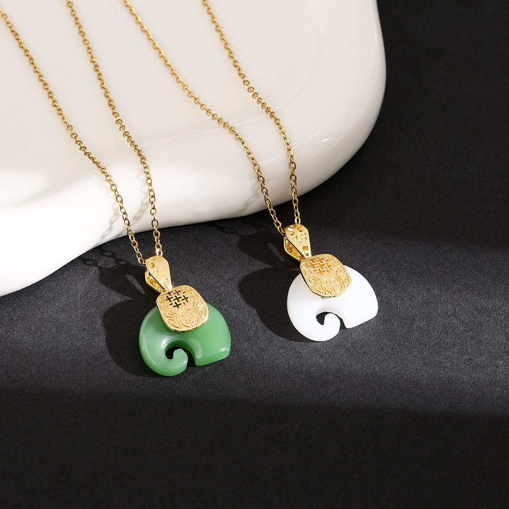 Small Elephant Necklace for Women, Ethnic Style Attracts Wealth and Auspicious Elephant Pendant, Temperament Clavicle Chain.