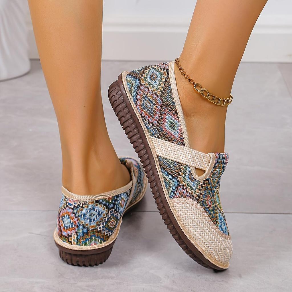 Geometric Design Slip-On Sneakers with Comfort Sole