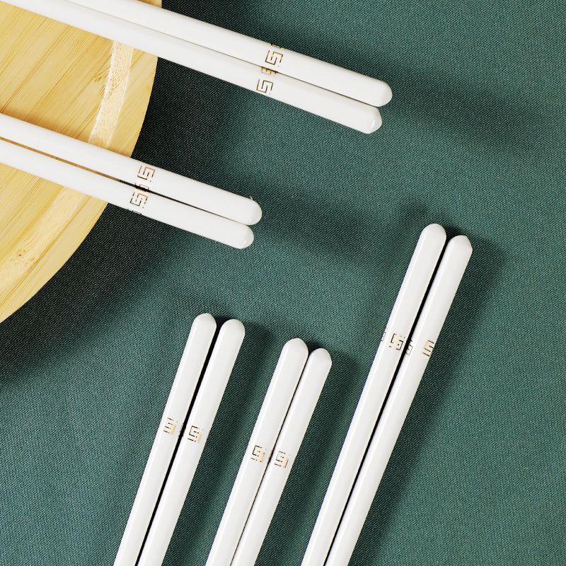 Jingdezhen Golden Ruyi Ceramic Chopsticks Set