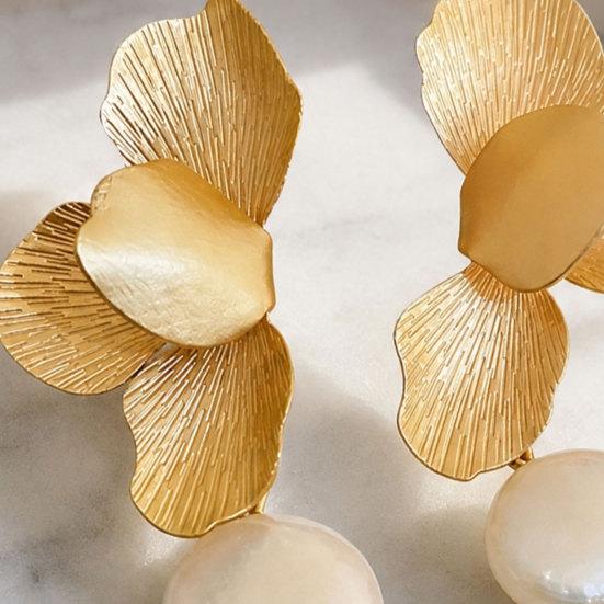1 Pair Irregular Petals Earrings for Women, Large Statement Dangle Earrings with Faux Pearl, Gold Plated Prom Wedding Jewelry Gift