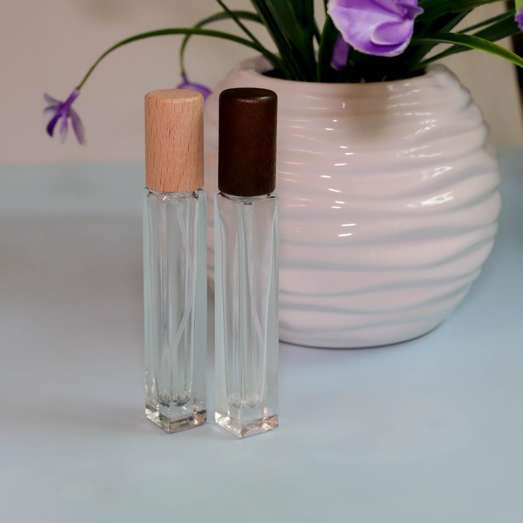 10/15ml Premium Glass Perfume Spray with Walnut Beech Cap, Portable Refillable Travel Atomizer for Cosmetics