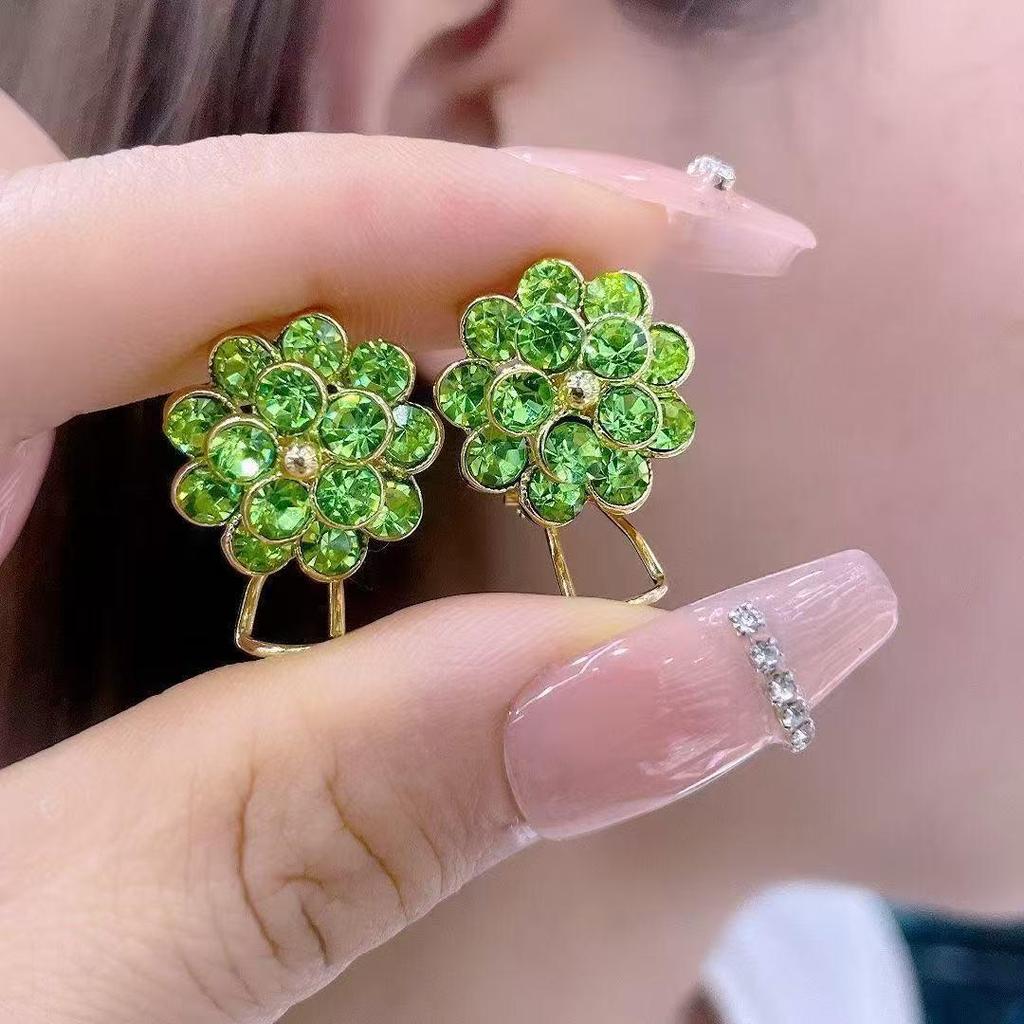Elegant Flower Alloy Ear Cuffs: Retro French Style, Versatile, Trendy, Light Luxury Jewelry