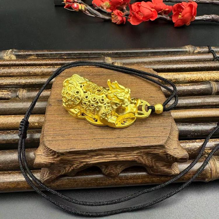 Vietnamesischer Sandgold Buddha Anhänger: Vergoldetes Maitreya Flammen Design