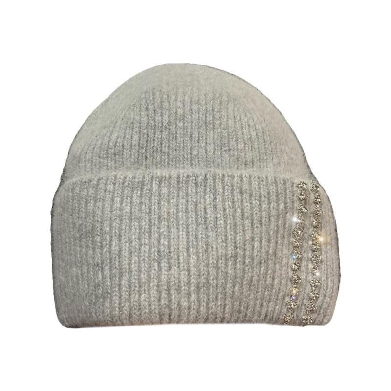 Luxurious Knitted Hat with Sparkling Rhinestones Fashionable Handmade Hat for Fashion Enthusiasts