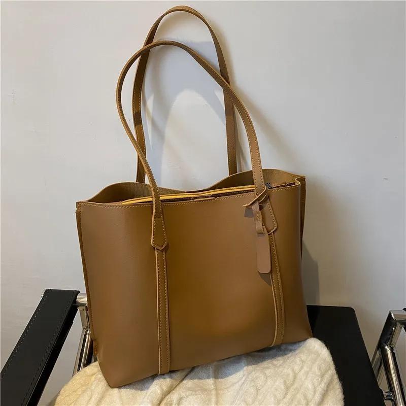 1 Pcs PU Leather Underarm Bag Simple Women Large Capacity Bag Shopping Travel Elegant Unisex Tote Bags Trend Retro Solid Color