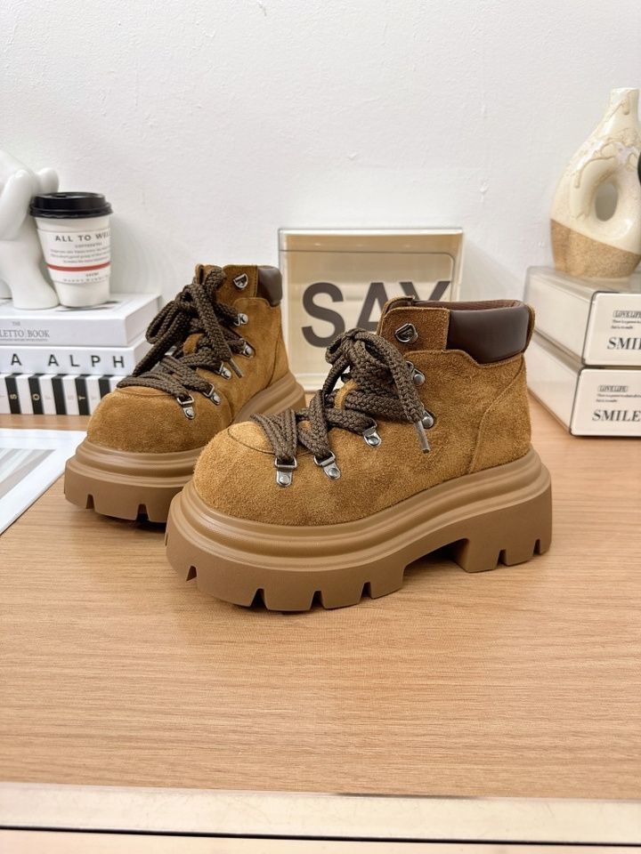 2025 Herbst neue matte Big-Head Schnür-Martin-Stiefel Damen Dicksohlige Erhöhung Ausländischer Stil Vielseitige Retro Lokomotiv-Kurzstiefel