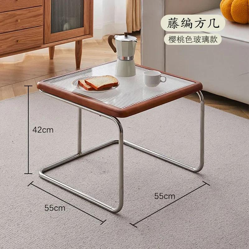 Tavolino da caffè in stile medievale retrò con piano in vetro Tavolino in rattan per angolo del soggiorno Design semplice a combinazione