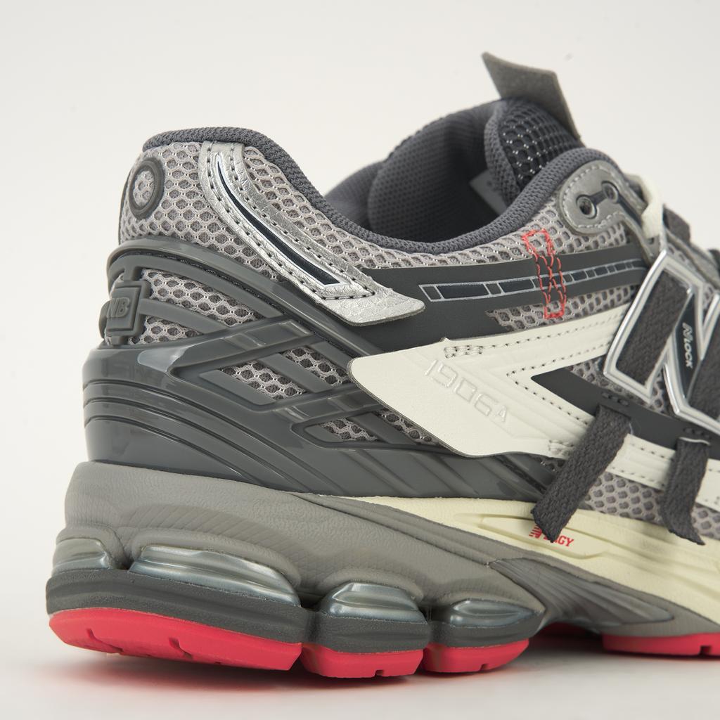 New Balance 1906A Šiferio pilki Lietaus debesies raudoni unisex sportbačiai U1906AC