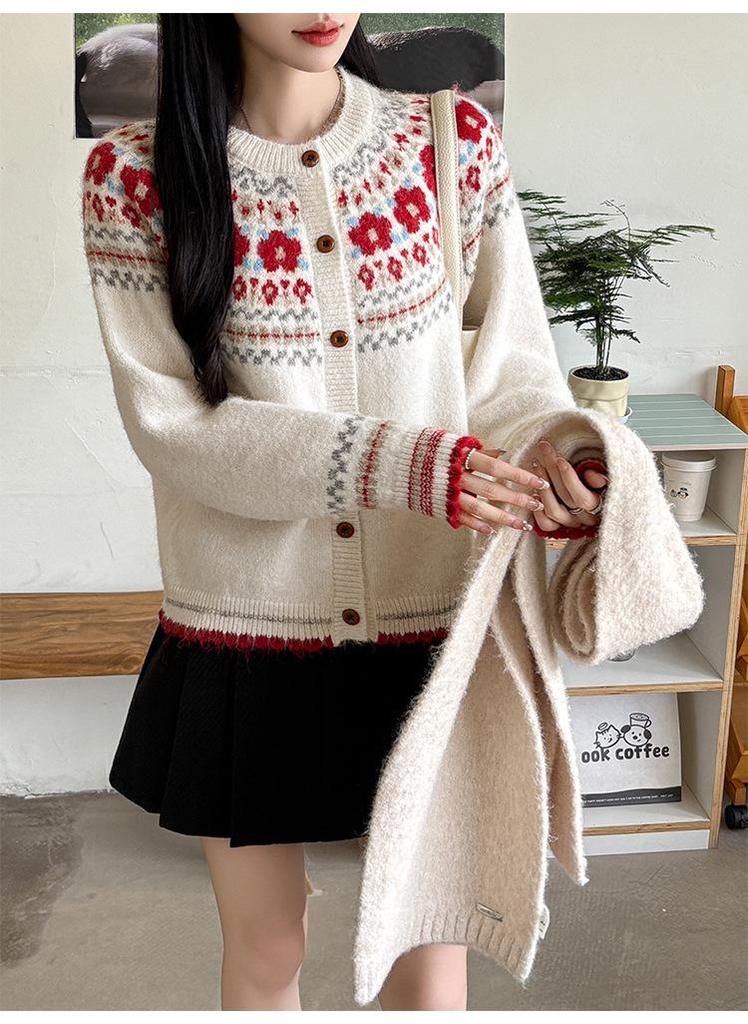 Women's Fair Isle Floral Jacquard Sweater - Soft, Fluffy Knitwear Cardigan Pullover for 2026 Autumn/Winter Collection.