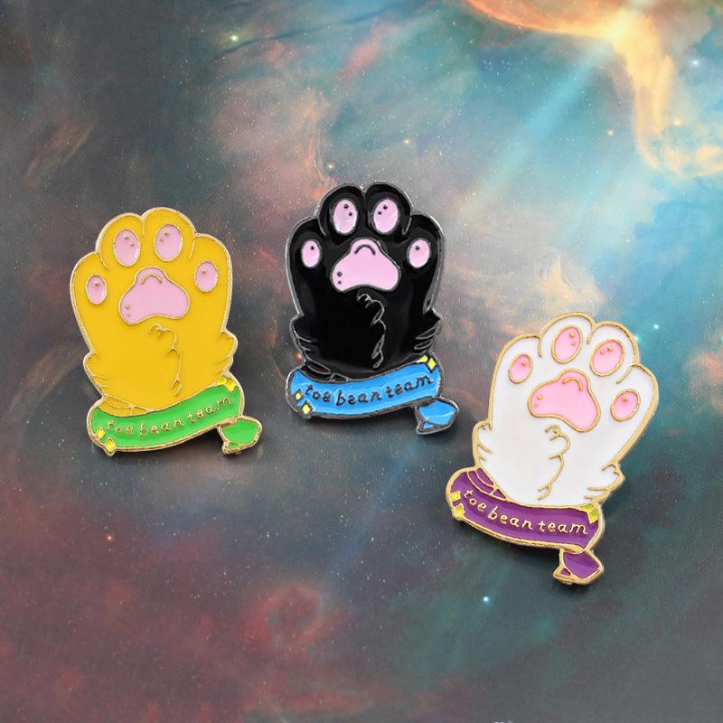 TOE BEAN TEAM Tri-Color Cat and Dog Paw Enamel Brooch - Creative European American Fashion Jewelry