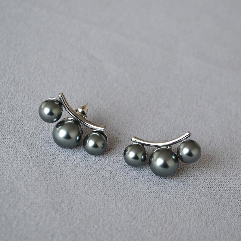 

Латунные позолоченные серьги в японском стиле с искусственным жемчугом и иглой из серебра 925 пробы