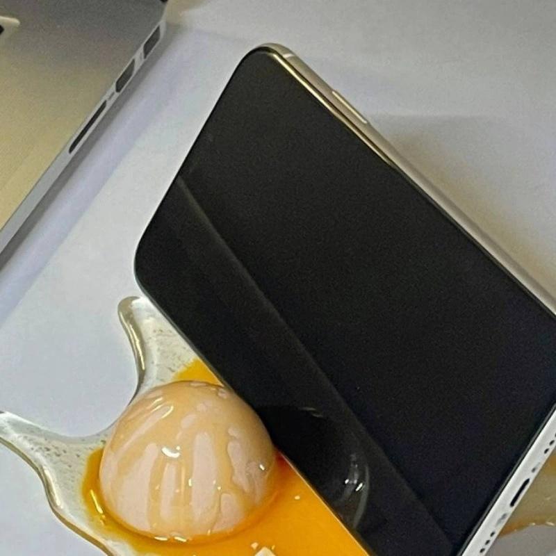 Broken Egg Spoof Phone Stand Realistic Spilled Milk Tea Prank Toy Funny Desk Ornament Stress Relief Decorative Holiday Gift