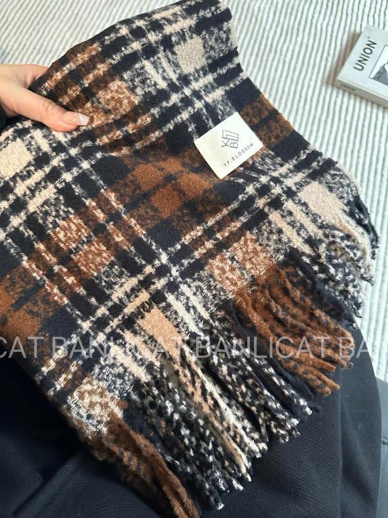 Autumn and winter new Maillard imitation cashmere plaid scarf women's winter senior sense versatile shawl thickened warm scarf