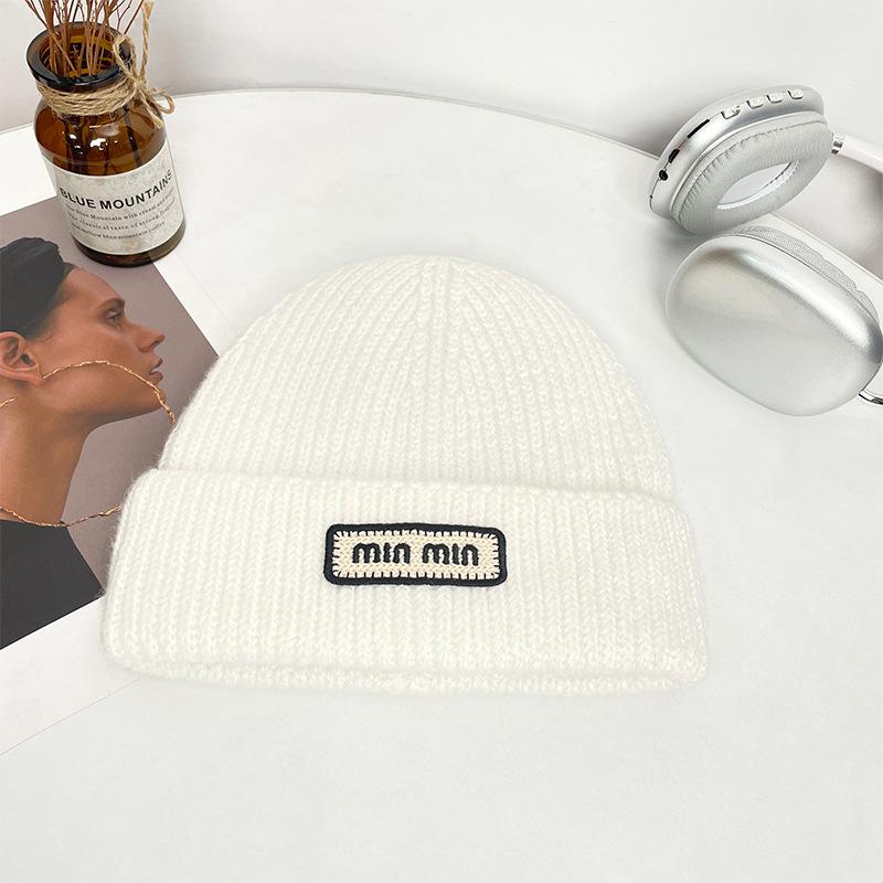 New Simple Letter Woolen Hat for Women in Autumn and Winter Warm Knitted Hat Outdoor Versatile Ear Protection Face Small Cold Hat for Men