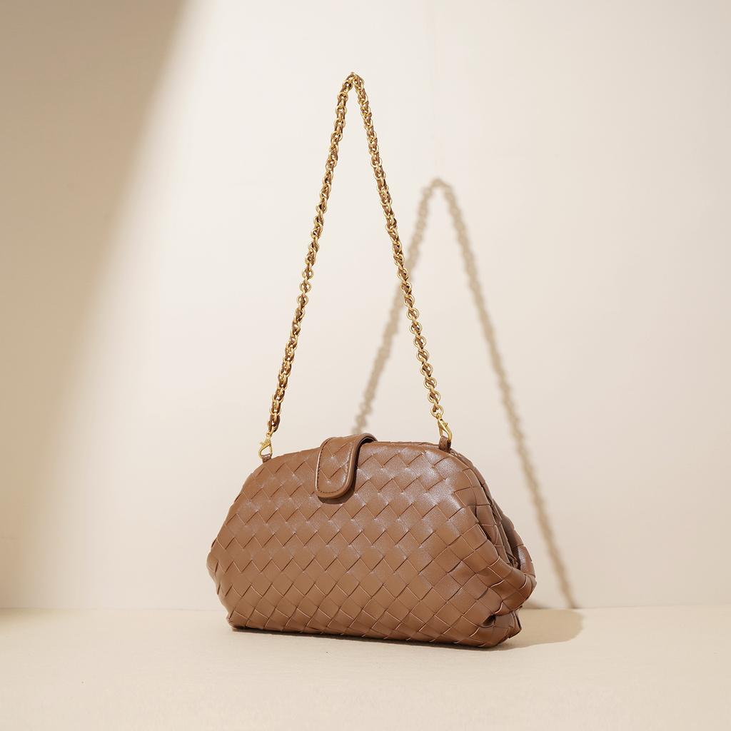 Chain Braided Cloud Foreskin One Shoulder Armpit Clutch Foreskin Women's Bag Fashion Fashion