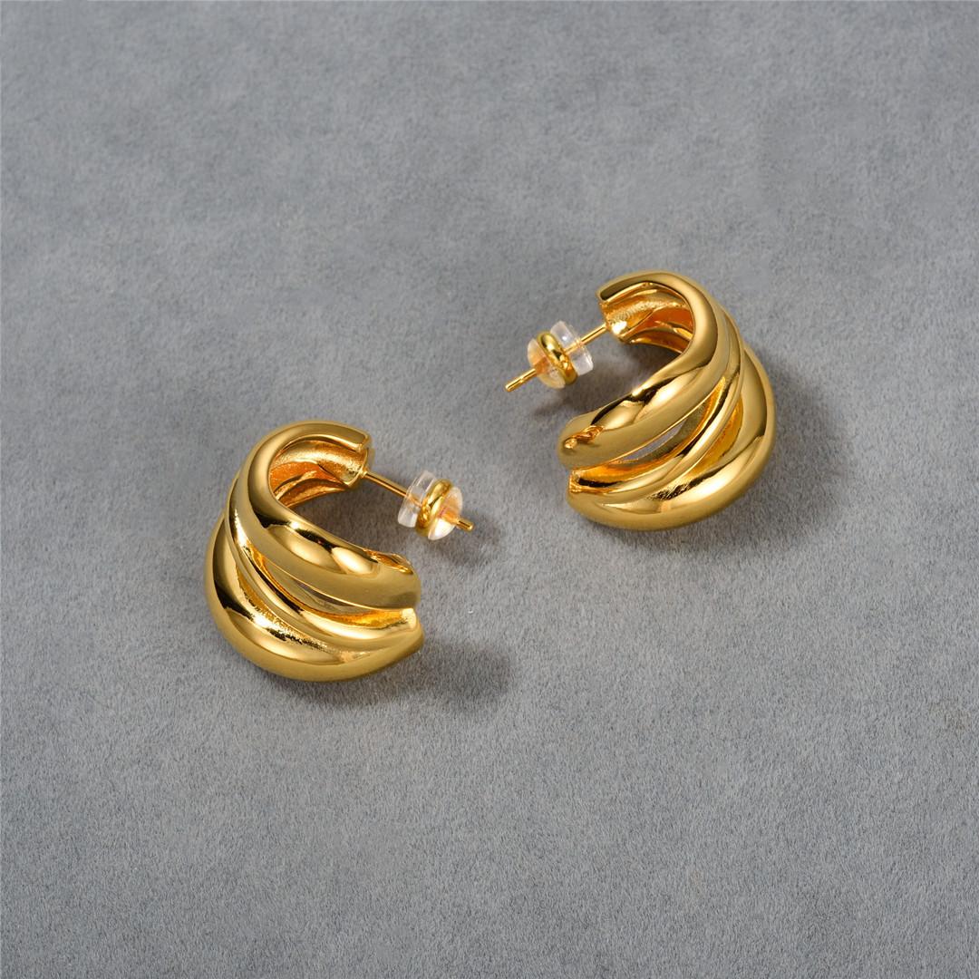 Premium Metal Three-Layer Small Circle S925 Silver Needle Stud Earrings, Fashionable Commuting Must Enter, Simple Temperament Versatile Earrings