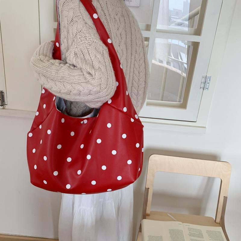 Japanese Polka Dot Large Capacity Tote Bag for Women 2026 New Versatile Commuter Underarm Bags Casual Red One Shoulder Handbag
