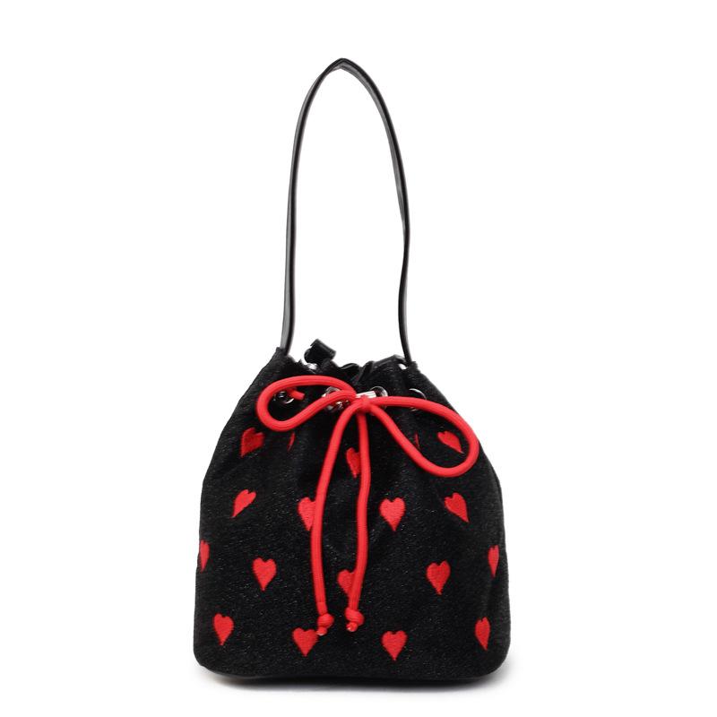 

Сумка женская сумка 2025 новая корейская версия мода вышивальная нить любовь сумка-ведро портативный ремешок контрастного цвета сумка-мессенджер чёрный