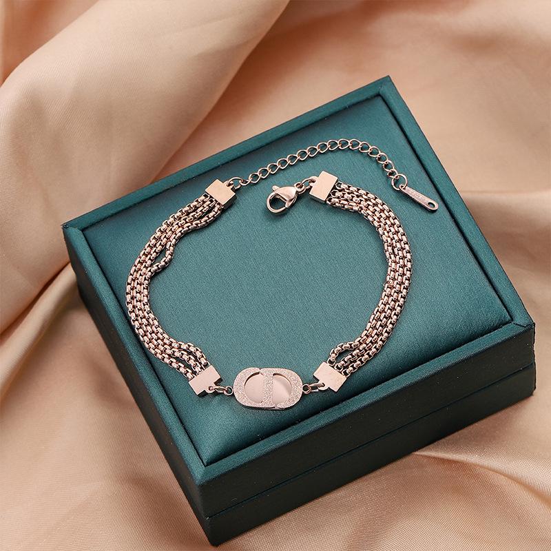 Elegantes Damenarmband aus Titanstahl - Stilvolles High-End-Design, Leichter Luxus, Vielseitiges Modeaccessoire