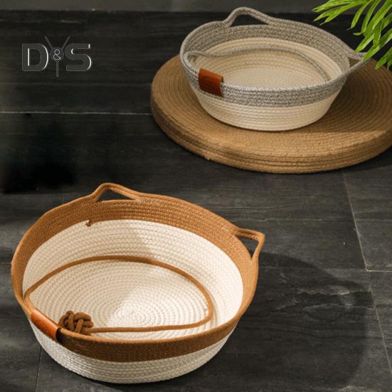 Cesta de corda trançada para gatos, cama de gato trançada à mão, tapete arranhador interativo para gatos com bola de brincar para gatos e filhotes de coelho dentro de casa