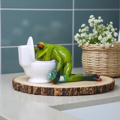 Statua Divertente di Rana Ubriaca Nuova Statuetta di Rana per WC Decorazione Creativa per Casa Stanza Scrivania Mobiletto del Vino Scultura di Animale in Resina