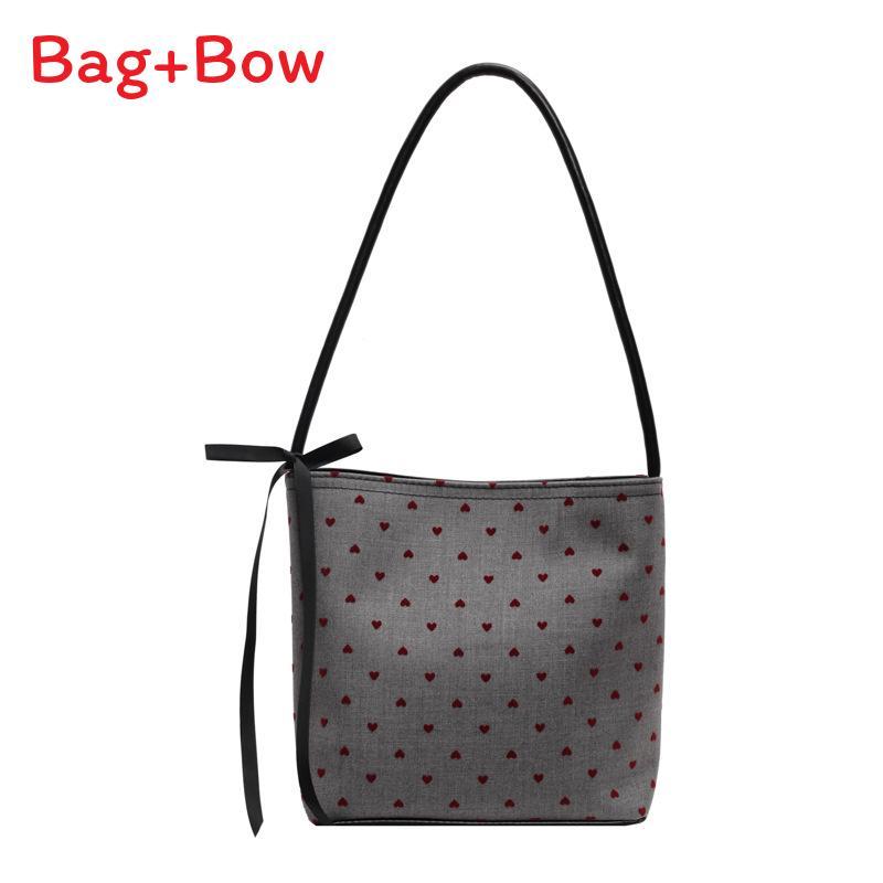 

Pu Water Bucket Bag With Magnetic Closure For Casual Travel And Daily Use Heart