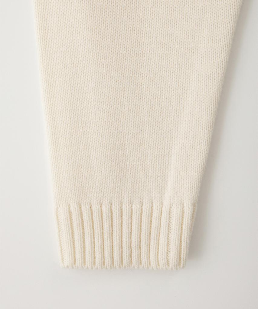 Sseomweeobeoteo Casual Wave Logo Knit - Ivory
