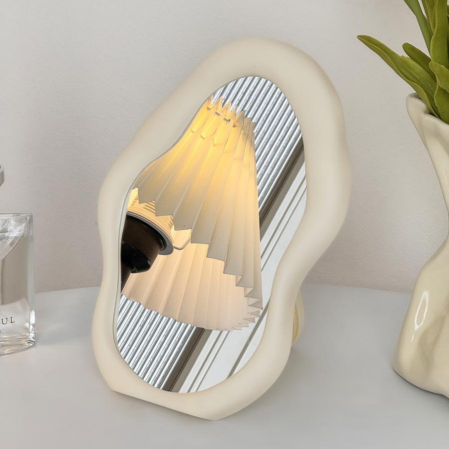 Simple Desktop Cream-Style Cloud Makeup Mirror for Dorm Rooms