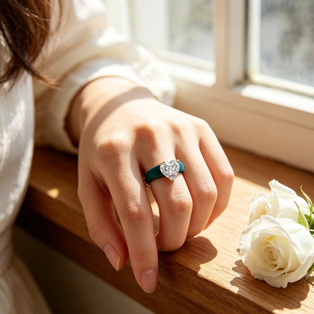 Roségold-Dreiklaue-Herzform-Zirkonia-Ring, mit mehreren Farben von Silikon-Ringschienen zur Auswahl, geeignet