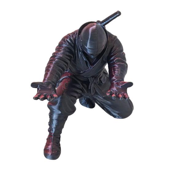 

Ninja Pen Holder Desktop Decoration Kneeling Ninja Pencil Holder Cool 3D Printed Pen Stand Gift for Teens Boys Adults Office Desk Accessory красный черный