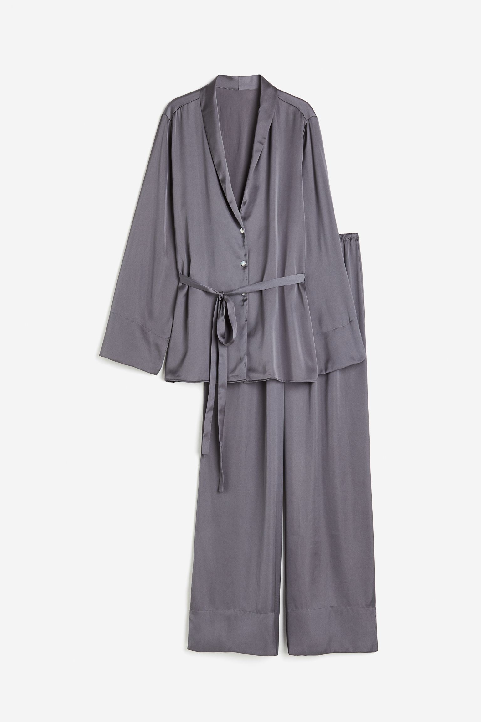 

Атласная пижама