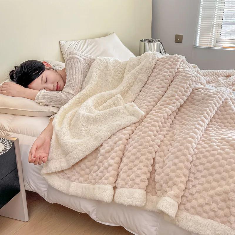 Little Fragrant Style Extra Thick Golden Turtle Velvet Jacquard Wool Blanket All Season Universal Multifunctional Office Blanket