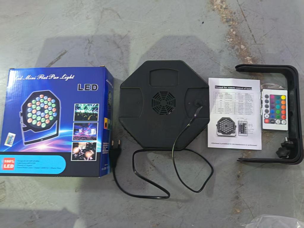 New 18/36-Bead LED Wash Par Stage Light for Live Broadcasts & Dance Studios - 7-Color Lighting
