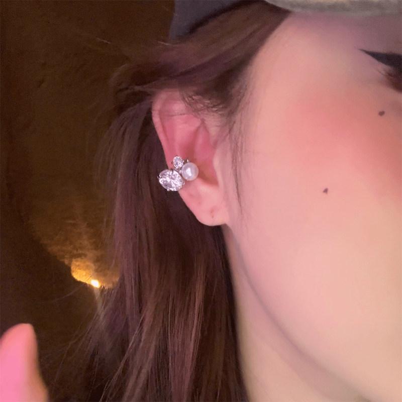 Light Luxury Zirconia Pearl Ear Clip for Women – No Piercing Needed, Fashionable Cartilage Earring