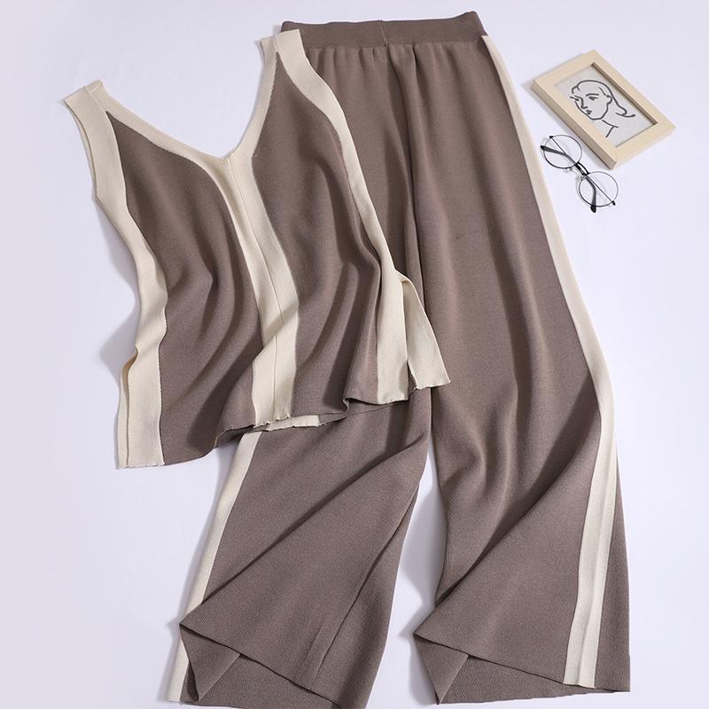 

Вязаные комплекты из двух предметов для женщин. Новый контрастный цвет. Майка с v-образным вырезом на резинке. Широкие брюки. Комплект из двух предметов. Элегантный вязаный свободный комплект с тонким разрезом. Fit For 40-60KG кофейный