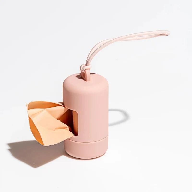 

Переноска для мішків для собачих калів Портативний диспенсер для мішків для відходів домашніх тварин Розкішний стильний тримач для сміття для собак Диспенсери Засоби для чищення No Trash Bag рожевий