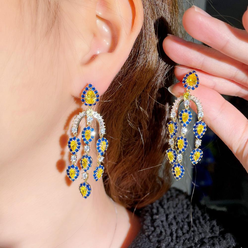 Fortgeschrittener Sinn Schwerindustrie Hochwertige Zirkon Wassertropfen Ohrringe, Stifte, Kaltwind Design Ohrringe