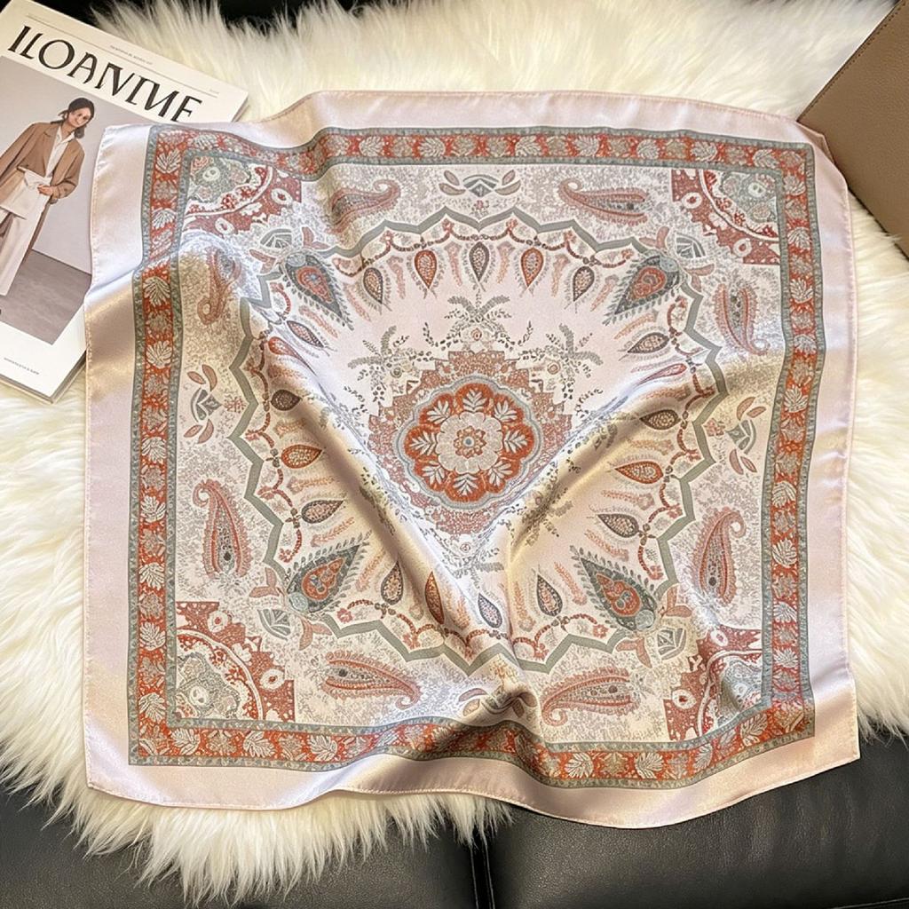 Écharpe carrée florale de luxe légère française impression soie simulation soie foulard foulard de tête foulard pour femmes printemps et été foulard foulard temperament ne