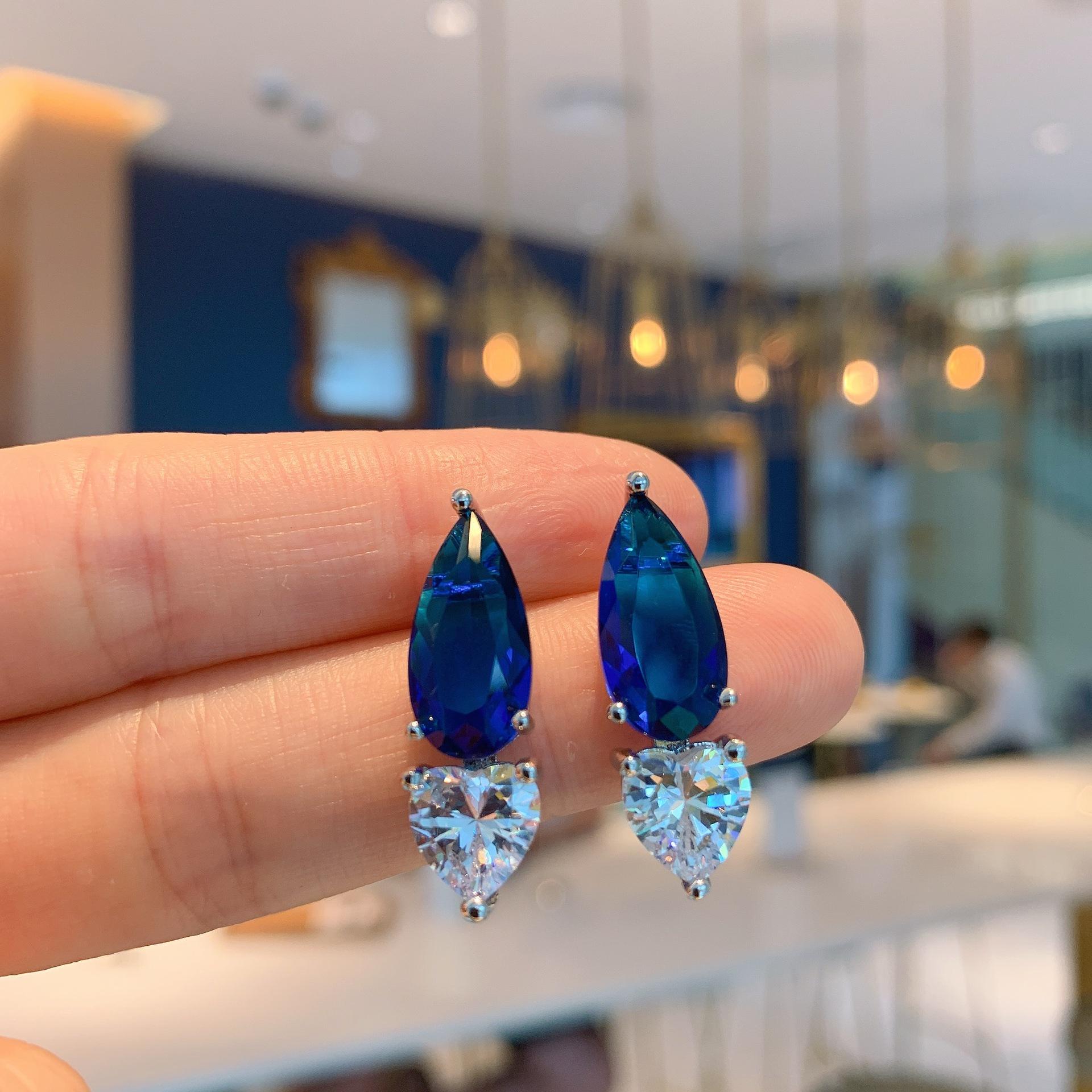 

Jewelry Simulation Blue Glass Jewelry Set Pendant 15 * 25 Earrings 8 * 16