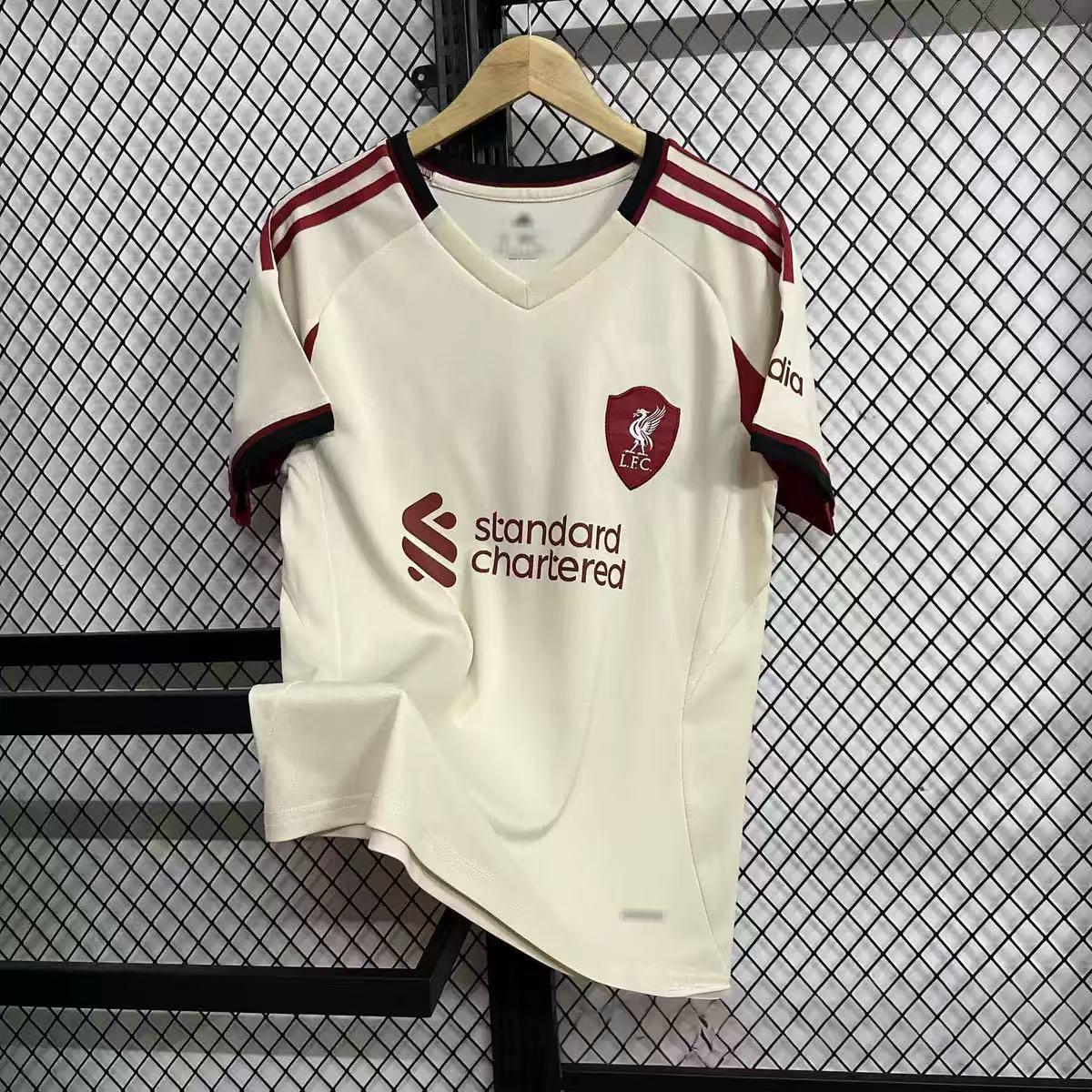 Hot Football Jersey Short Sleeve Fan T-shirt for Bayern Liverpool Real Madrid Chelsea - Summer Edition M 60-70kg 1999₽