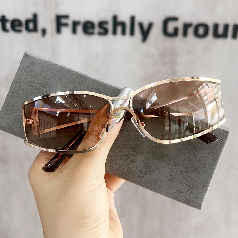 

Retro Y2K Hollow Out Sunglasses Fashion Personalized Metal Goggle Sun Glasses for Women Man Summer Tourism Sunshade EyeGlasses