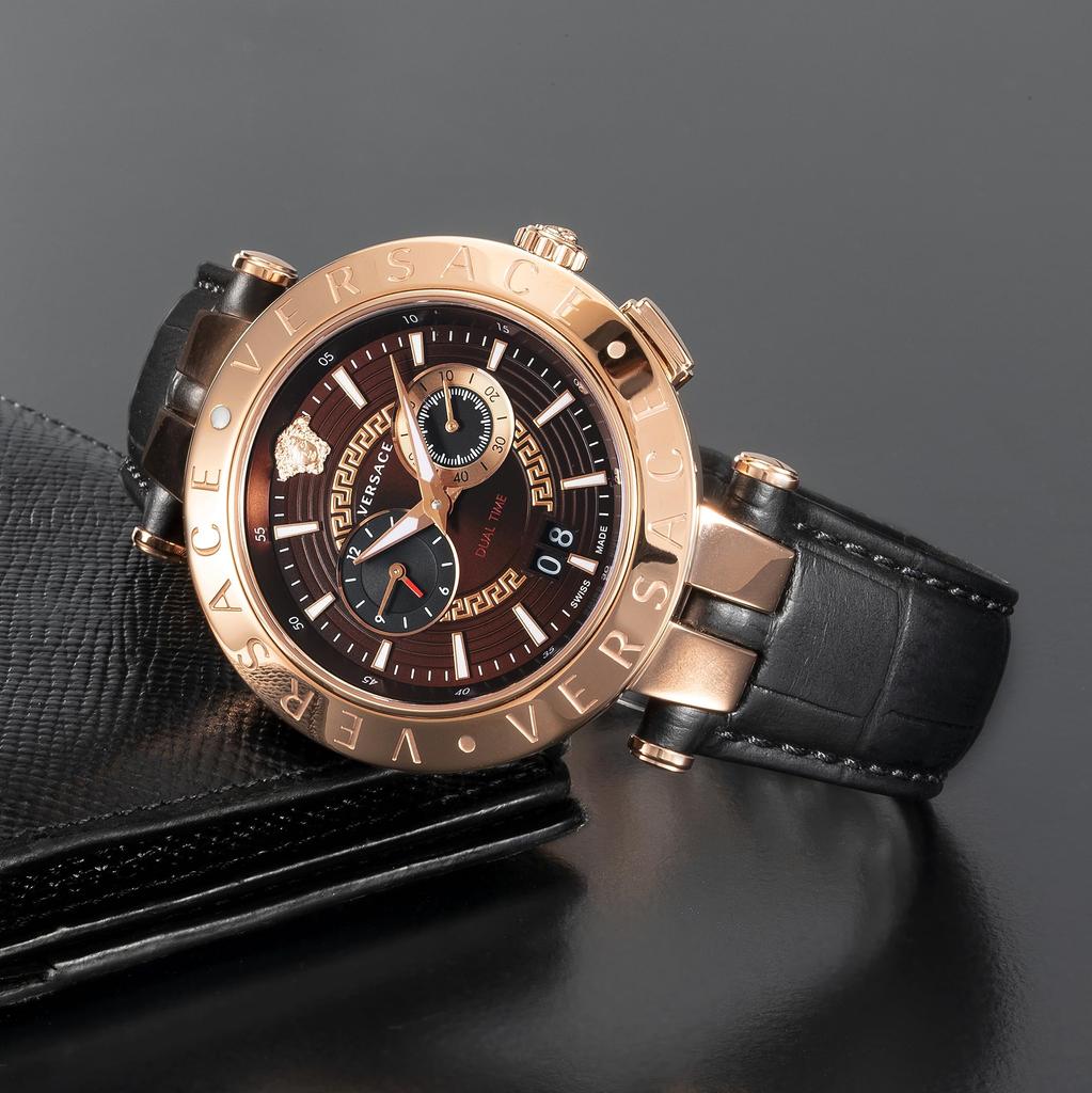 Uhr V Race Dual Time Dunkelbraunes Zifferblatt Edelstahl Saphirglas Quarz Quarz DUALTIME 46MM Schweizer Uhr VEBV00722 Braun [Versace] V-Race Herren